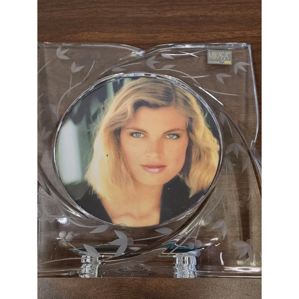 Mikasa Etched Frosted Floral Thick Glass Frame Square 8